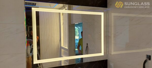 Lustro łazienkowe z oświetleniem LED - Sunglass
